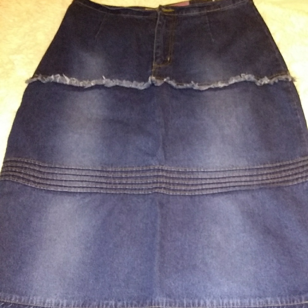 Me and you Maxi denim skirt size large 100% cotton
